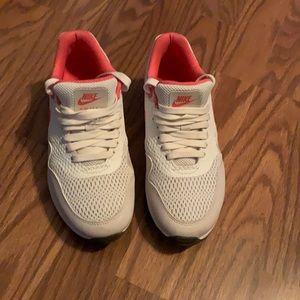 NEW Nike golf sneakers size 5